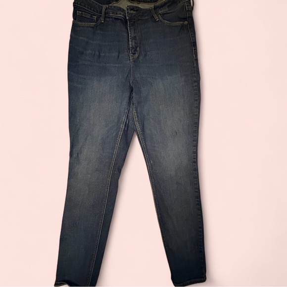 Old Navy Women’s High-Waisted Rockstar Super-Skinny Jeans Size 18 LONG 👖 - Picture 1 of 7